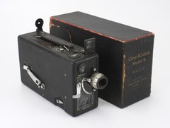 16MM CINE-KODAK MODEL B, 25/1.9 KODAK, BOXED, STIFF FOCUS/cks/191102