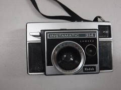 KODAK INSTAMATIC 414 CAMERA 60’s VINTAGE W/ ORIGINAL STRAP UNTESTED