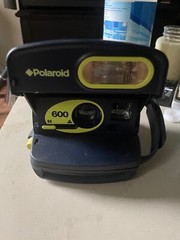 Polariod 600 Instant Camera with film