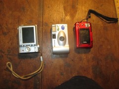 3 camra lot vivitar xo14, polaroid pops, kodak c913 untested