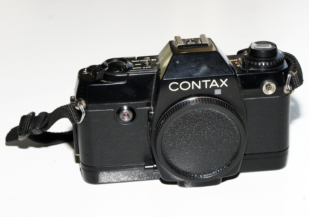 Contax 137 MD Quartz 35mm SLR Film Camera Body WORKS NICE