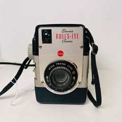Vintage 1954 Kodak Brownie Bulls-Eye Twindar Lens Camera Collectible