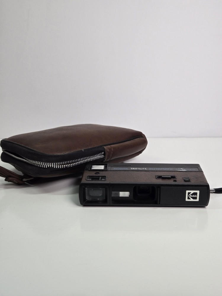 Vintage Kodak Trimlite Instamatic 38 Film Camera With 2 Flashes And Tote 1970s