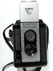 VINTAGE ArgusArgoflex Seventy Five 75 Medium F. Camera.ARGUS LUMAR 75mm lensREAD