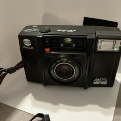Minolta AF-S V 35mm Auto Focus Film Camera Black w/ Built-In Flash & Case