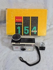 1964 Kodak Instamatic 154 Outfit Camera w/ Vintage Box and Flash Cube