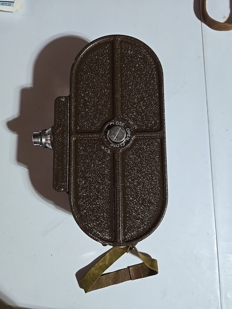 Cinklox 16 Mm Camera Model 3-S With Extras