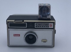 Vintage 1960’s Kodak Instamatic 104 Camera – Camera Only 1.I1