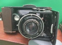 Antique? Voigtlander Bessa Folding Camera 1:7.7, F=10.5 cm Anastigmat lens Case