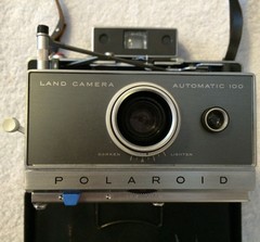 Polaroid Automatic 100 Land Camera w/ 19 M3 Flashbulbs & Flashgun Access CLEAN!!